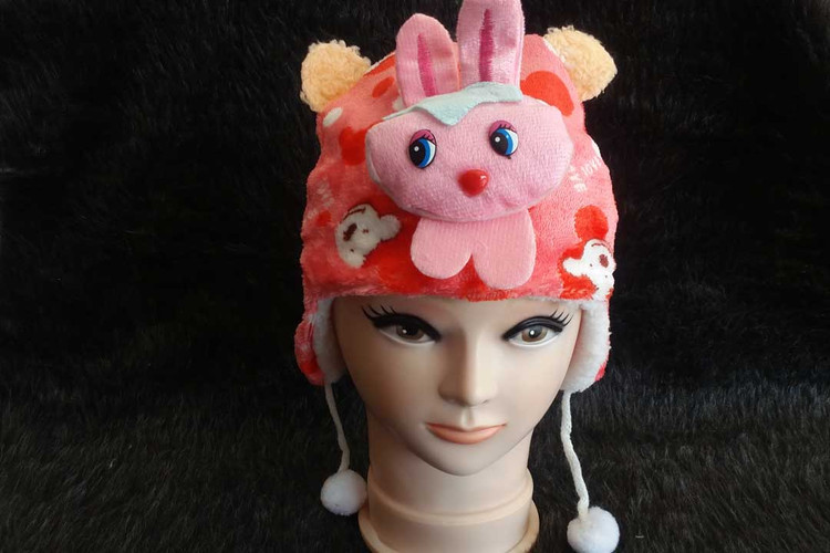 کلاه بچه گانه عروسکی رنگ قرمز