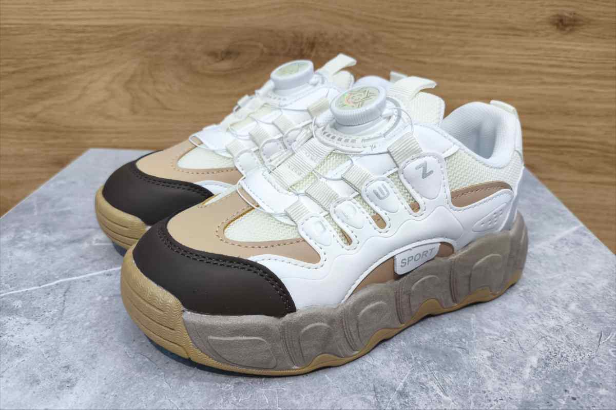 کفش بچه گانه پمپی KAKA SHOES رنگ سفید قهوه ای کد ۵۰۷