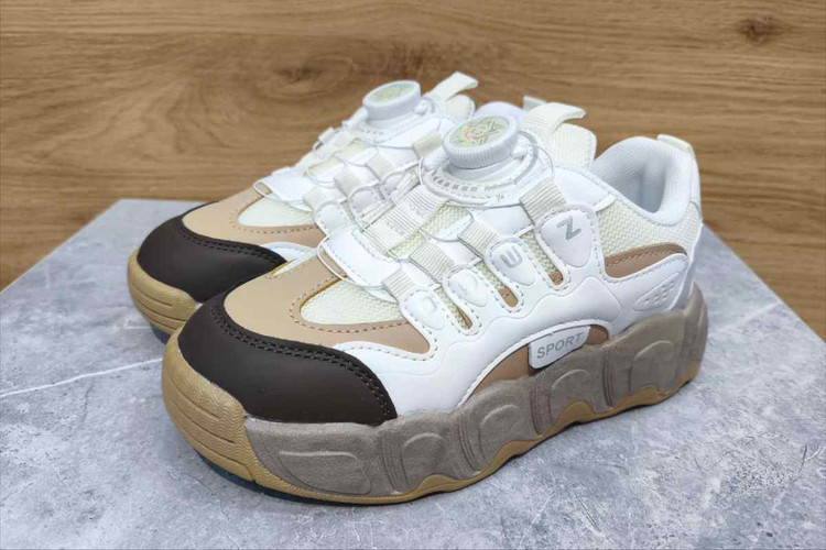 کفش بچه گانه پمپی KAKA SHOES رنگ سفید قهوه ای کد ۵۰۷