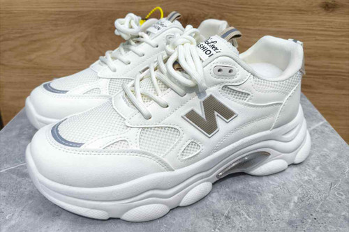 کفش زنانه و پسرانه نیوبالانس سفید خاکی کد ۵۳۶
