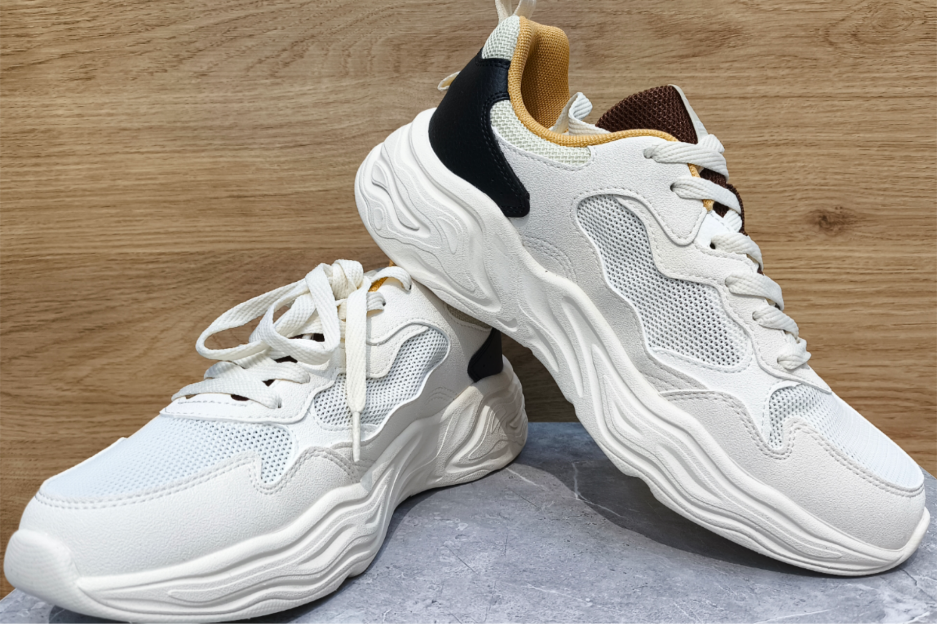 کفش کتونی ۳۶۱ اورجینال رنگ کرم-قهوه ای کد ۰۹۲